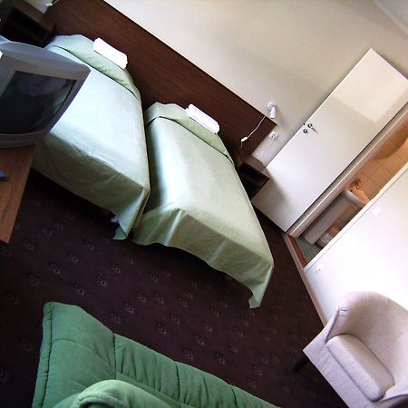 Hotell Sonajala Кярдла Экстерьер фото